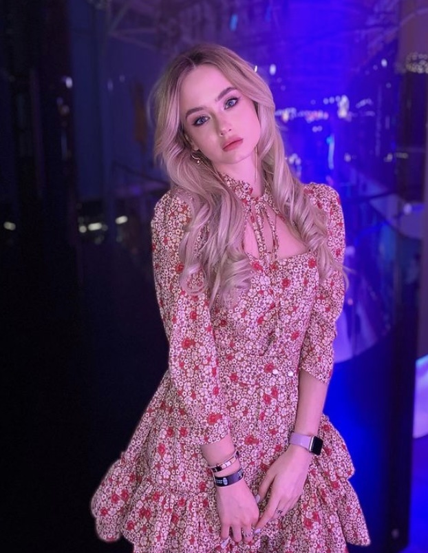 🎥 Евгения привлекательная девушка из Палласовка цена от 6000 руб