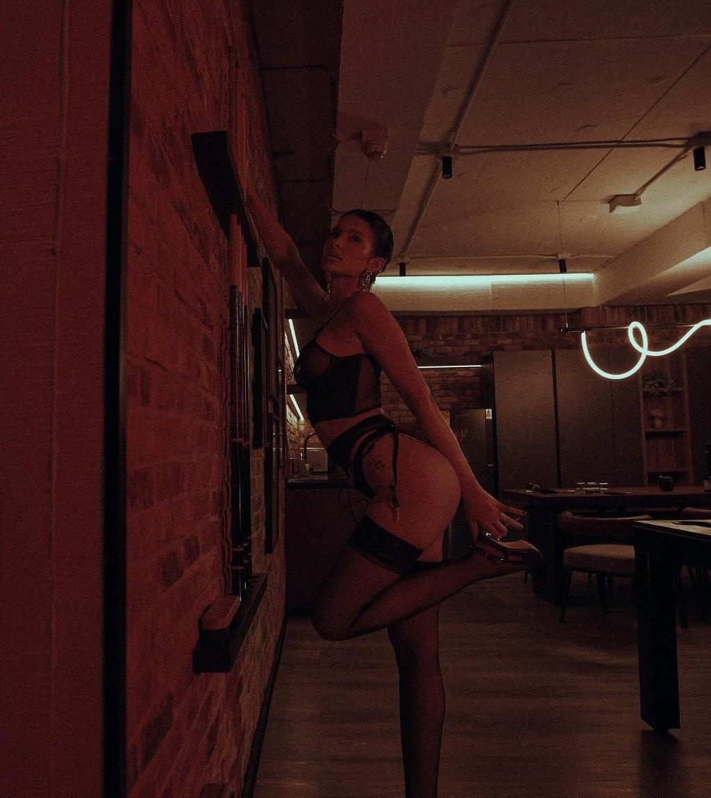 Настя привлекательная девушка из Палласовка цена от 4000 руб